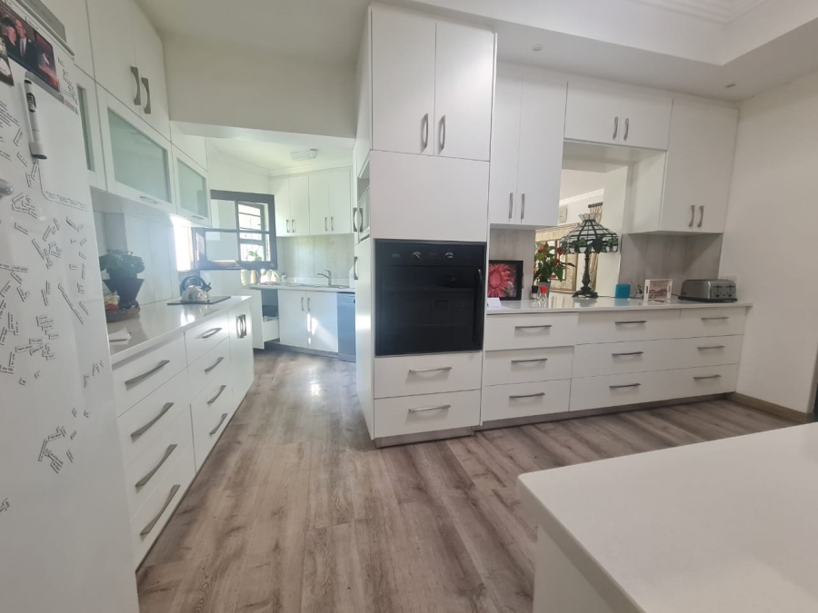 6 Bedroom Property for Sale in Waverley Free State